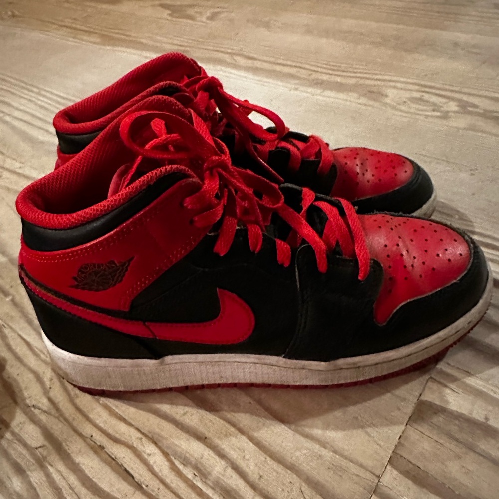 Nike Jordan black and red classic retro air 1 sneakers